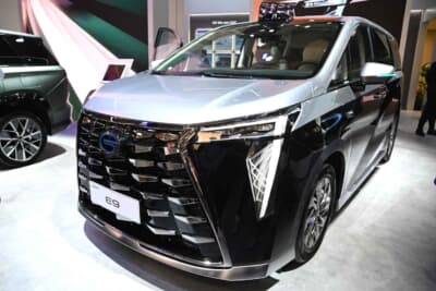 中国メーカーの広州汽車集団のGACはMPVのE9を出展。日本のミニバン風ルックスです