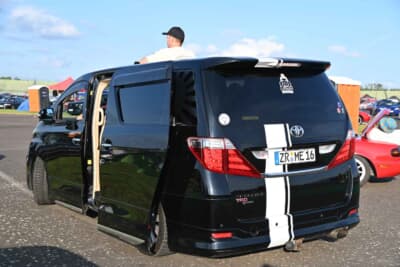 日本のミニバンサイズが人気上昇中を感じました。ドイツにはないサイズなんですよね