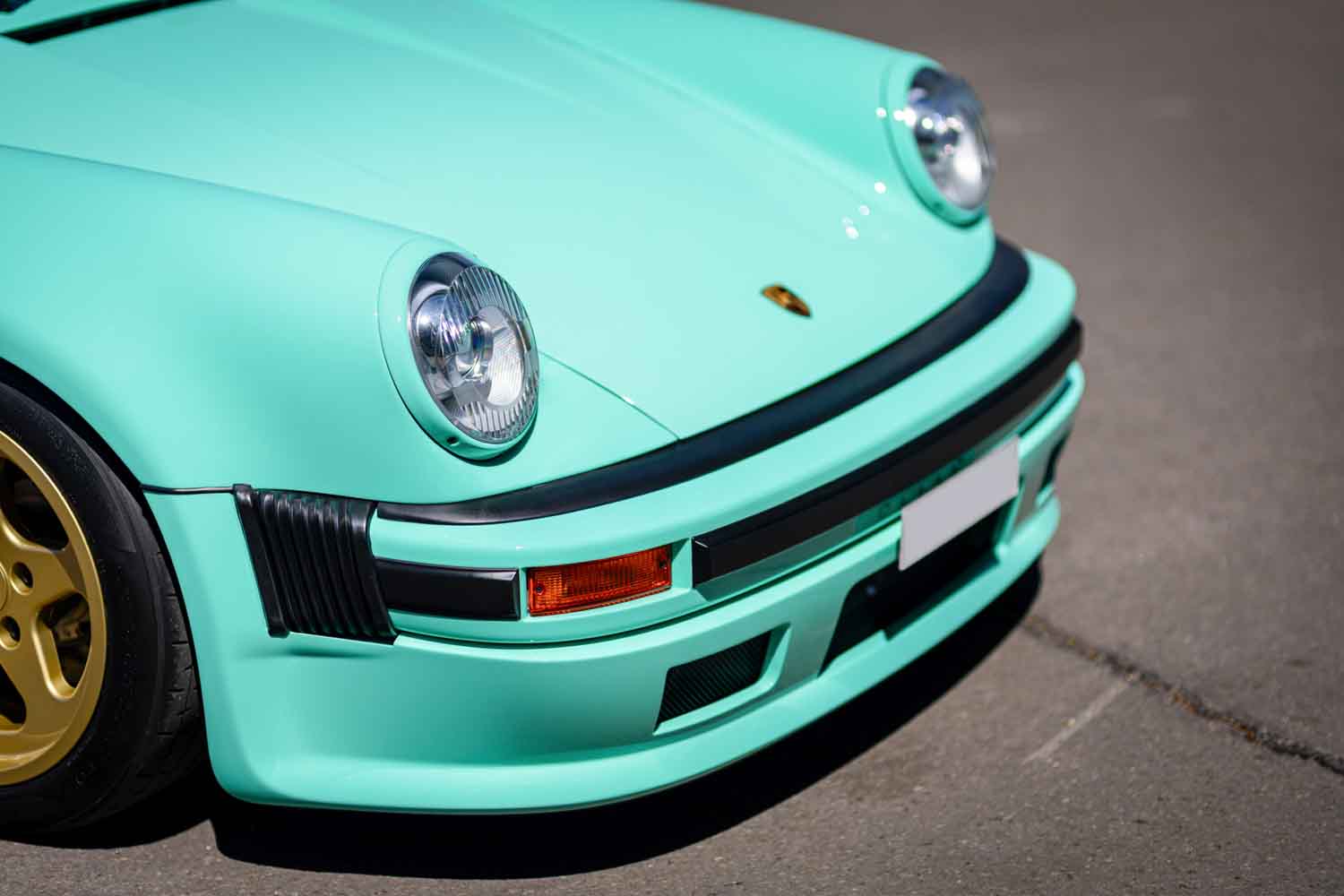 F1用の1.5L V6エンジン搭載した「ポルシェ911 TAGターボ」！モントレー