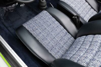 30万2000ドル(邦貨換算約4450万円)で落札されたポルシェ「911カレラ 2.7タルガ」(C)Courtesy of RM Sotheby's