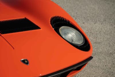 200万ドル〜250万ドル(邦貨換算約2億9436万円〜3億6795万円)で現在も販売中のランボルギーニ「P400ミウラ」(C)Courtesy of RM Sotheby's