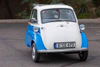 2万1280ドル(邦貨換算約314万円)で落札されたBMW「イセッタ300」C)Bonhams