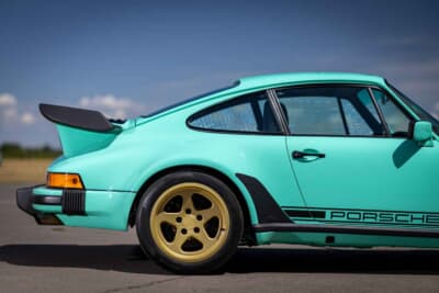 193万ドル（邦貨換算約2億8406万円）で落札されたポルシェ「911 TAGターボ」（C）Courtesy of RM Sotheby's