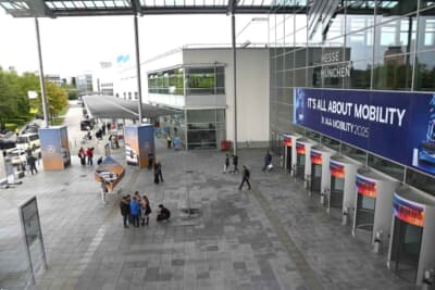 自動車関連サプライヤーが集まったメッセ会場