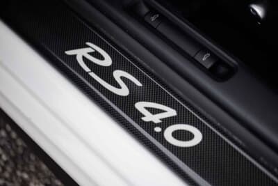 107万7500ドル(邦貨換算約1億5859万円)で落札されたポルシェ「911 GT3 RS 4.0」(C)Courtesy of RM Sotheby's