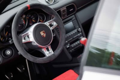 107万7500ドル(邦貨換算約1億5859万円)で落札されたポルシェ「911 GT3 RS 4.0」(C)Courtesy of RM Sotheby's