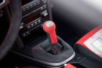 107万7500ドル(邦貨換算約1億5859万円)で落札されたポルシェ「911 GT3 RS 4.0」(C)Courtesy of RM Sotheby's