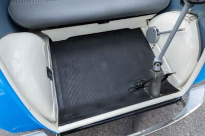 2万1280ドル(邦貨換算約314万円)で落札されたBMW「イセッタ300」C)Bonhams