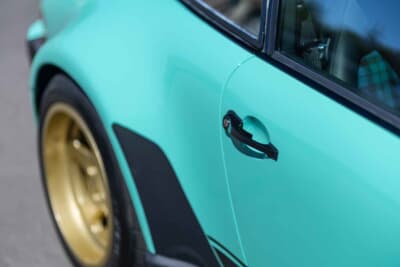 193万ドル（邦貨換算約2億8406万円）で落札されたポルシェ「911 TAGターボ」（C）Courtesy of RM Sotheby's