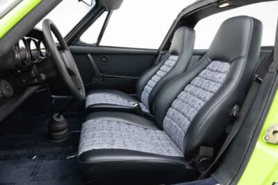 30万2000ドル(邦貨換算約4450万円)で落札されたポルシェ「911カレラ 2.7タルガ」(C)Courtesy of RM Sotheby's