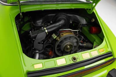 30万2000ドル(邦貨換算約4450万円)で落札されたポルシェ「911カレラ 2.7タルガ」(C)Courtesy of RM Sotheby's