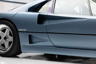 275万5000ドル(邦貨換算約4億548万円)で落札されたフェラーリ「F40」(C)Courtesy of RM Sotheby's