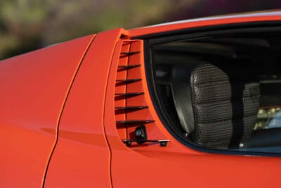 200万ドル〜250万ドル(邦貨換算約2億9436万円〜3億6795万円)で現在も販売中のランボルギーニ「P400ミウラ」(C)Courtesy of RM Sotheby's