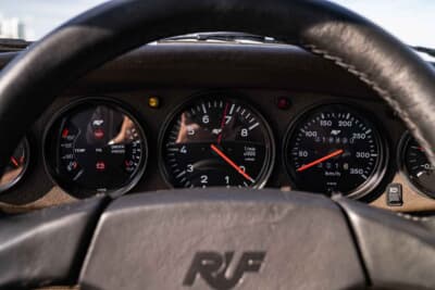 429万5000ドル(邦貨換算約6億3214万円)で落札されたRUF「CTR イエローバード ライトウェイト」(C)Courtesy of RM Sotheby's