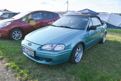 クールなカラーリングが目を引いたサイノス