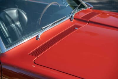 4万7600ドル（邦貨換算約705万円）で現在も販売中のスチュードベーカー「アヴァンティR2」（C）Courtesy of RM Sotheby's