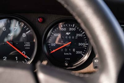 429万5000ドル(邦貨換算約6億3214万円)で落札されたRUF「CTR イエローバード ライトウェイト」(C)Courtesy of RM Sotheby's