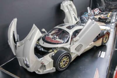 ブランド名：ポケール（1/8スケール パガーニ ウトピア組立キット）