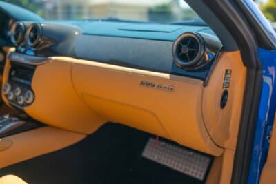 36万8000ドル（邦貨換算約5416万円）で落札されたフェラーリ「599GTBフィオラノ」（C）Courtesy of RM Sotheby's