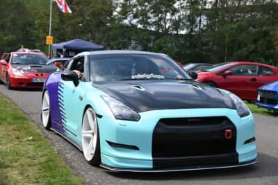 ファルケンカラー風R35 GT-Rは超低空スタイルです