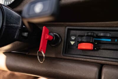 429万5000ドル(邦貨換算約6億3214万円)で落札されたRUF「CTR イエローバード ライトウェイト」(C)Courtesy of RM Sotheby's