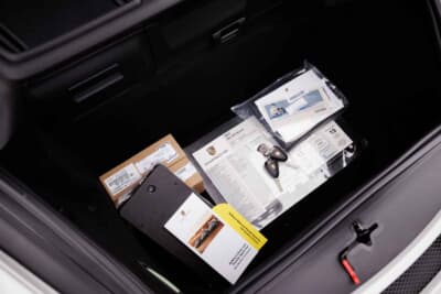 107万7500ドル(邦貨換算約1億5859万円)で落札されたポルシェ「911 GT3 RS 4.0」(C)Courtesy of RM Sotheby's