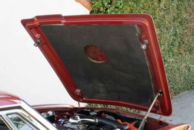 4万7600ドル（邦貨換算約705万円）で現在も販売中のスチュードベーカー「アヴァンティR2」（C）Courtesy of RM Sotheby's