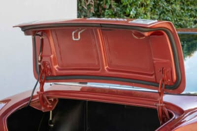 4万7600ドル（邦貨換算約705万円）で現在も販売中のスチュードベーカー「アヴァンティR2」（C）Courtesy of RM Sotheby's