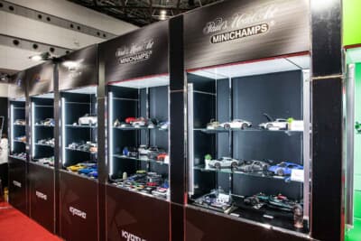 ブースにはインポートブランドも展示された