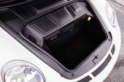 107万7500ドル(邦貨換算約1億5859万円)で落札されたポルシェ「911 GT3 RS 4.0」(C)Courtesy of RM Sotheby's