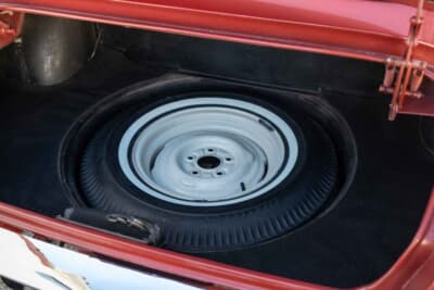 4万7600ドル（邦貨換算約705万円）で現在も販売中のスチュードベーカー「アヴァンティR2」（C）Courtesy of RM Sotheby's