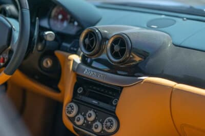 36万8000ドル（邦貨換算約5416万円）で落札されたフェラーリ「599GTBフィオラノ」（C）Courtesy of RM Sotheby's