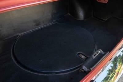 4万7600ドル（邦貨換算約705万円）で現在も販売中のスチュードベーカー「アヴァンティR2」（C）Courtesy of RM Sotheby's