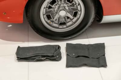 200万ドル〜250万ドル(邦貨換算約2億9436万円〜3億6795万円)で現在も販売中のランボルギーニ「P400ミウラ」(C)Courtesy of RM Sotheby's