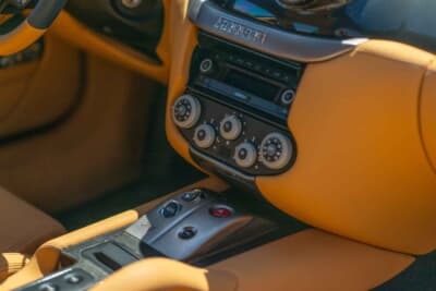 36万8000ドル（邦貨換算約5416万円）で落札されたフェラーリ「599GTBフィオラノ」（C）Courtesy of RM Sotheby's