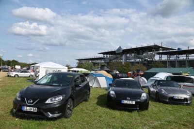 広いサーキット広場を自由に使って楽しんでいます