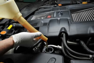 維持費用節約のためにオイル交換を疎かにする例も見受けられるが、結果として高い代償になる