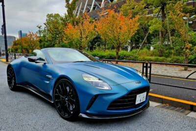アストンマーティン ヴァンテージ ロードスター:特徴なヴェーンドグリルを採用