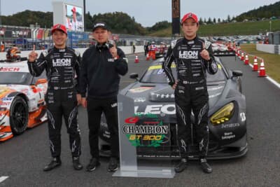 2025年シーズンは、LEONの蒲生選手と菅波選手のコンビがチャンピオンとなった