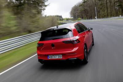 フォルクスワーゲン・ゴルフGTI エディション50:マクファーソン式フロントアクスルと4リンク式リアアクスル採用