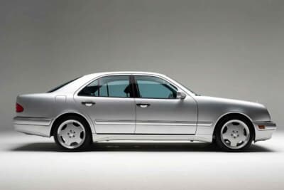 6万4400ドル(邦貨換算約948万円)で落札されたメルセデス・ベンツ「E55 AMG」(C)Courtesy of Broad Arrow