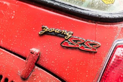 スバル 360 ヤングSS:専用品のヤングSSエンブレム