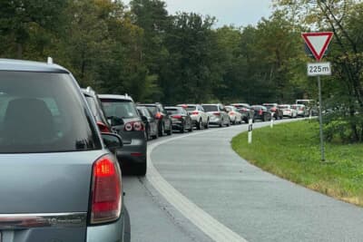 フランクフルトにて。アウトバーン出口手前の渋滞で約40分間止まっていました