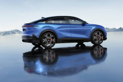 アルピーヌA390GTS:滑らかなファストバックフォルムを採用したスポーツEVは、ポルシェ・マカンと同じセグメントだ