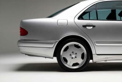 6万4400ドル(邦貨換算約948万円)で落札されたメルセデス・ベンツ「E55 AMG」(C)Courtesy of Broad Arrow