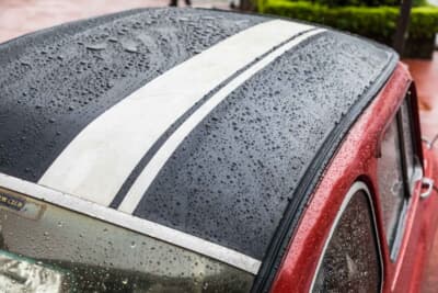 スバル 360 ヤングSS:専用のFRPルーフ