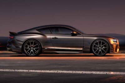 ベントレー・スーパースポーツ：ルーフパネルやフロント＆リア周りに専用のカーボンエアロパーツをまとう