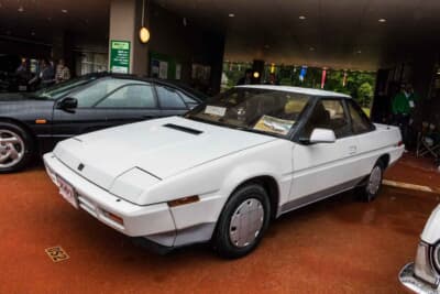 スバル アルシオーネ：定規を使ってデザインしたような極端なウェッジシェイプのボディを採用した