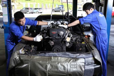 長い距離を走行してエンジン内部のパーツが摩耗すると、オーバーホールも視野に入れないといけない