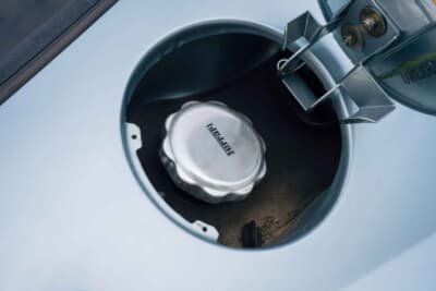 4万2560ドル（邦貨換算約約626万円）で落札されたフェラーリ「456M GTA」（C）Bonhams